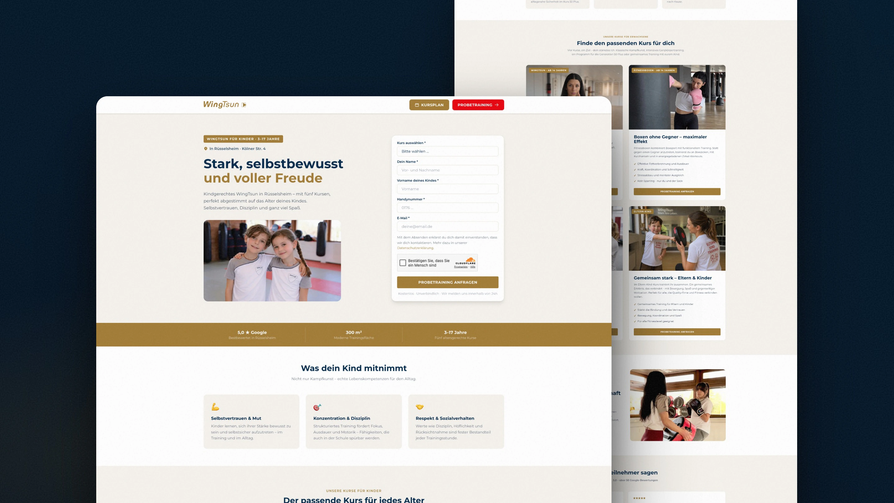Die zwei Landingpages versetzt auf dunkelblauem Grund: vorn die Kinderseite mit dem Anfrage-Formular, dahinter die Kursseiten der Erwachsenen.